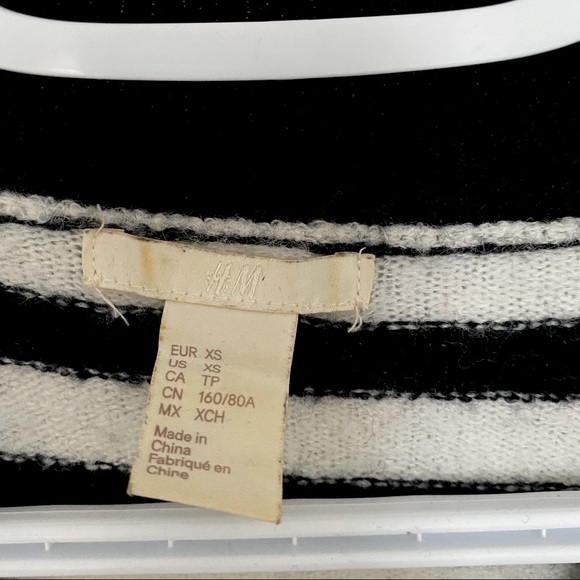H&M X-small black and white stripes sweater - Picture 4 of 5